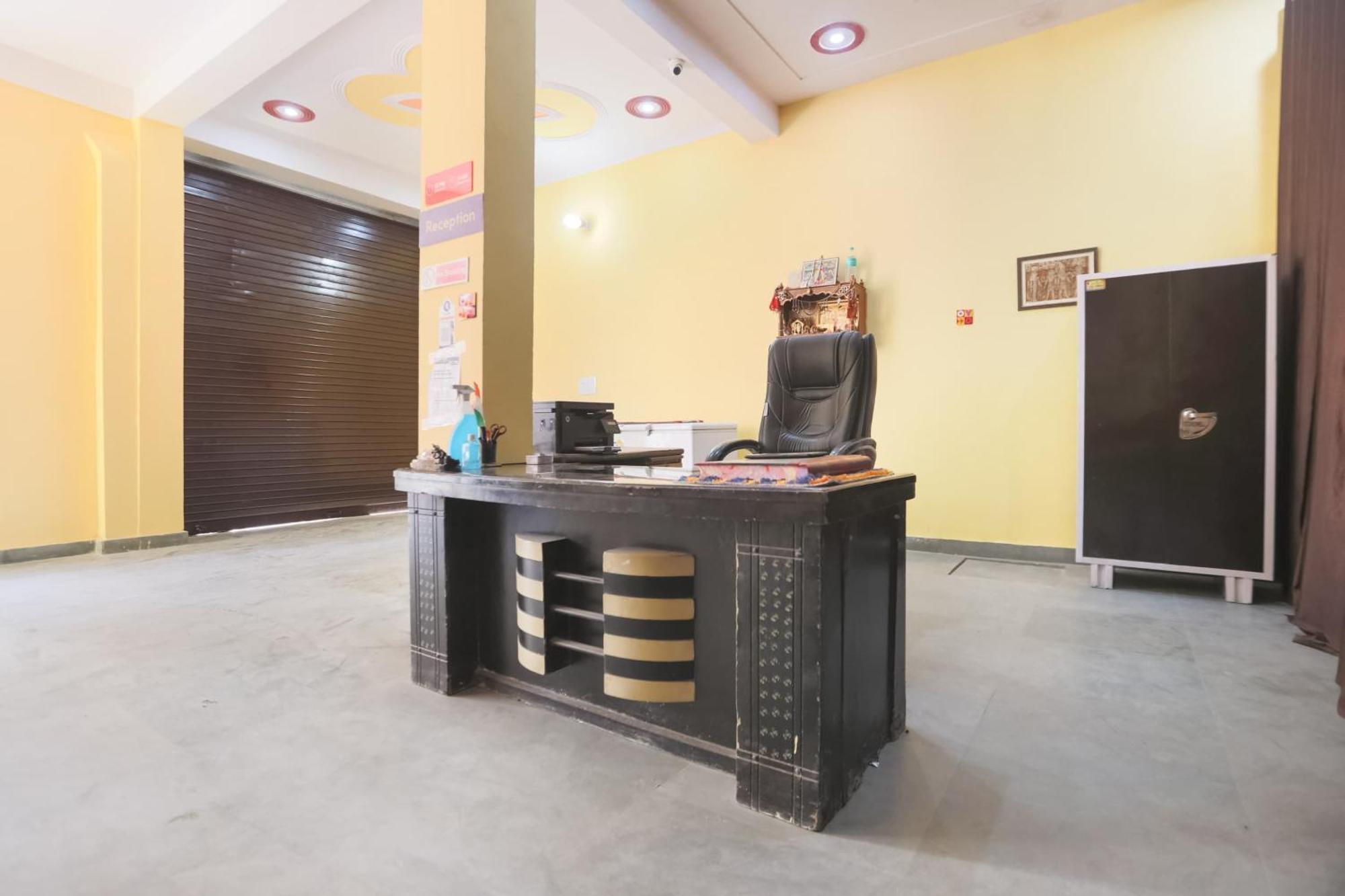 Spot On Main View Guest House Near Leisure Valley Park غورغاون المظهر الخارجي الصورة