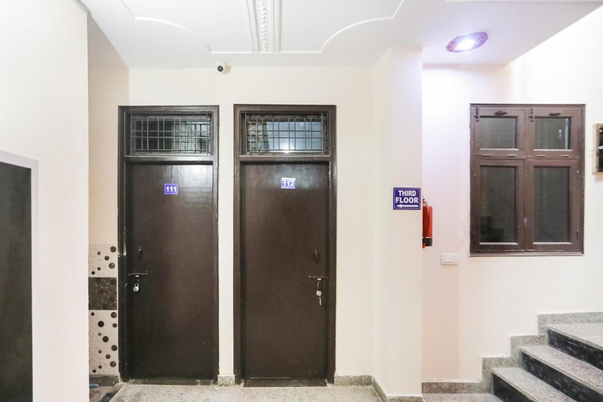 Spot On Main View Guest House Near Leisure Valley Park غورغاون المظهر الخارجي الصورة